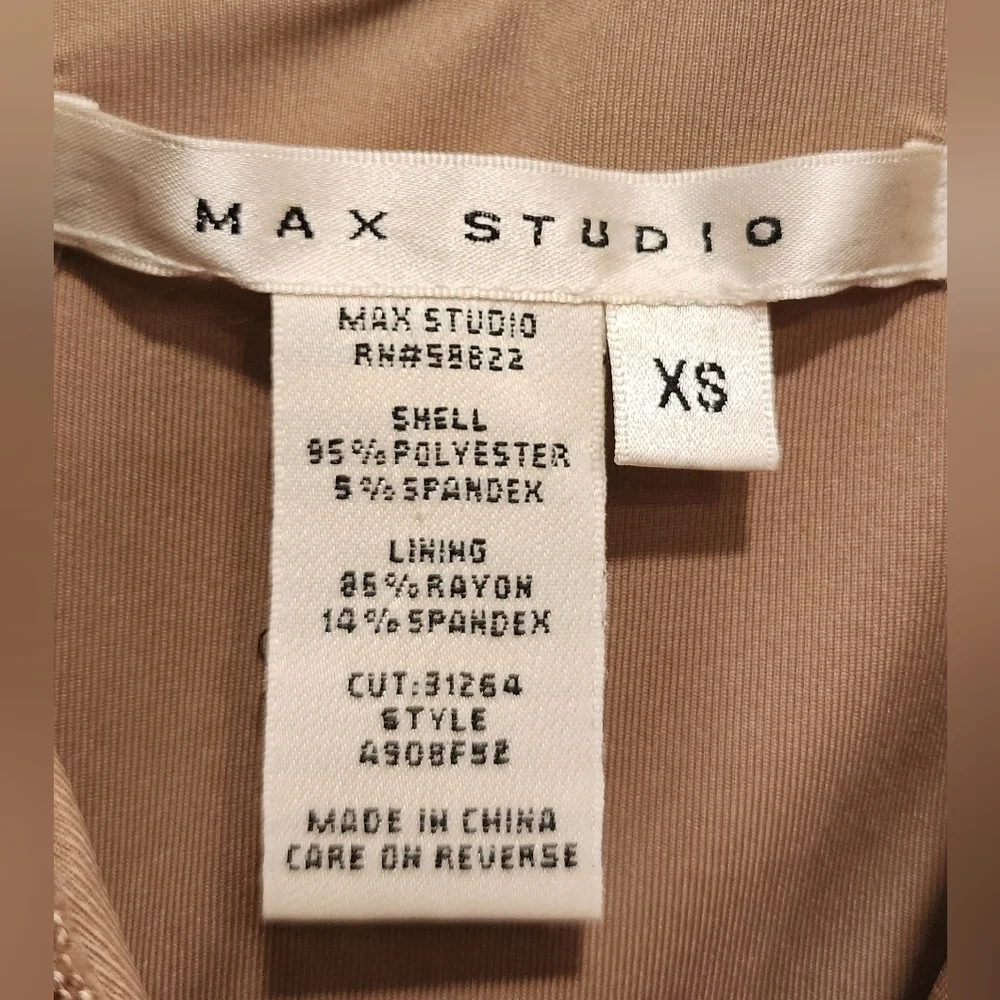 Stunning Max Studio layered champagne colored dress. Size XS - Picture 7 of 10